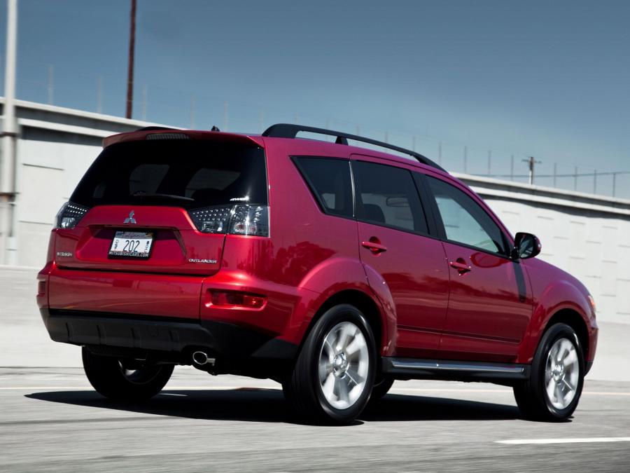  Mitsubishi Outlander 2009 года  (US) (фото 36 из 41)